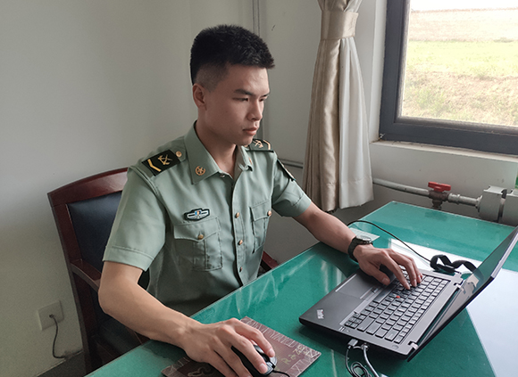 从军营到爱体育·体育（中国）官方网站：永不褪色的忠诚与担当